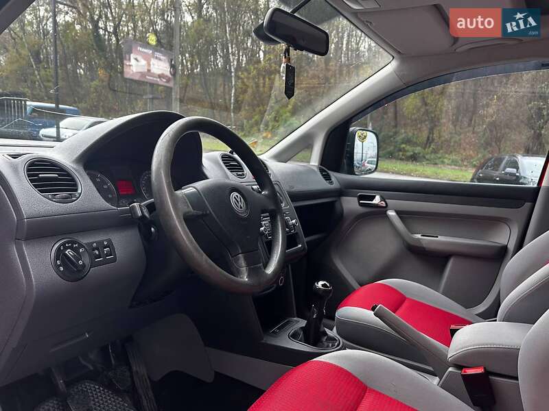 Мінівен Volkswagen Caddy 2009 в Чернівцях