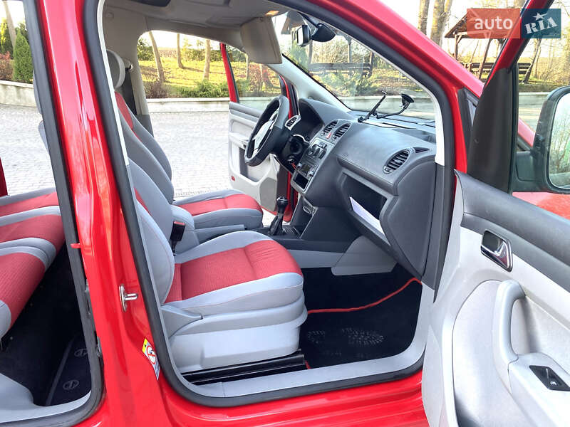 Минивэн Volkswagen Caddy 2009 в Тернополе