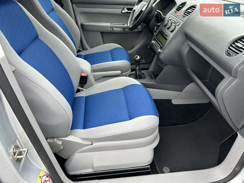 Мінівен Volkswagen Caddy 2009 в Радивиліві