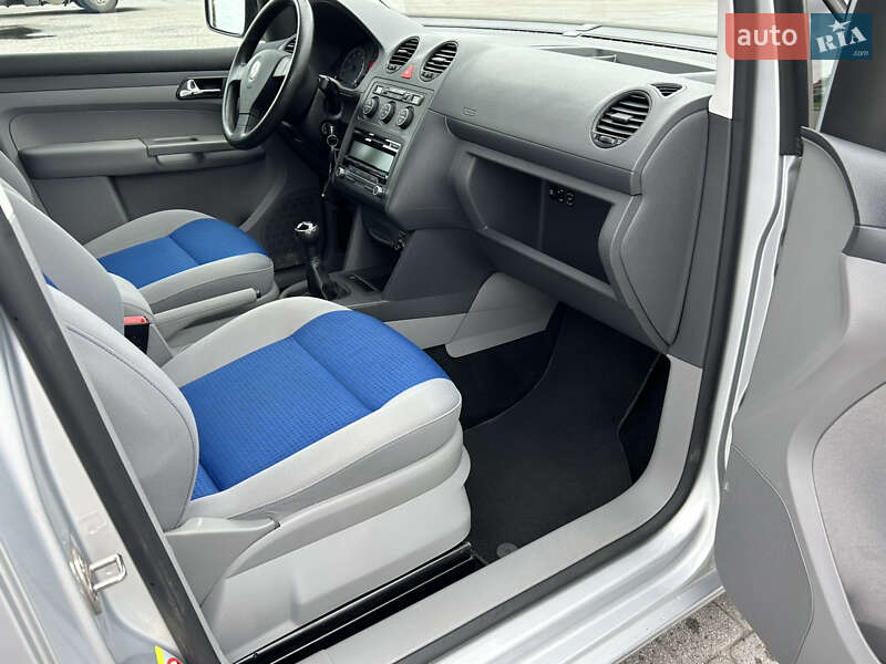 Мінівен Volkswagen Caddy 2009 в Радивиліві