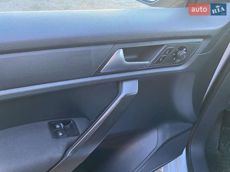 Мінівен Volkswagen Caddy 2015 в Калуші