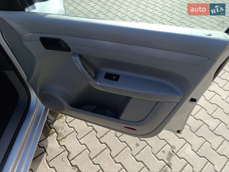 Мінівен Volkswagen Caddy 2007 в Чернівцях фото 3 Мінівен Volkswagen Caddy 2007 в Чернівцях