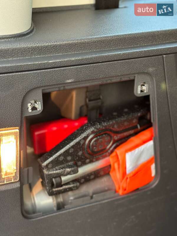 Минивэн Volkswagen Caddy 2011 в Луцке фото 17 Минивэн Volkswagen Caddy 2011 в Луцке