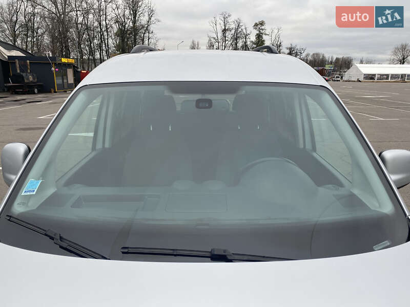 Мінівен Volkswagen Caddy 2014 в Києві фото 16 Мінівен Volkswagen Caddy 2014 в Києві