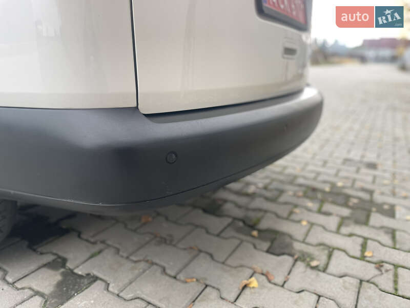 Минивэн Volkswagen Caddy 2013 в Мукачево