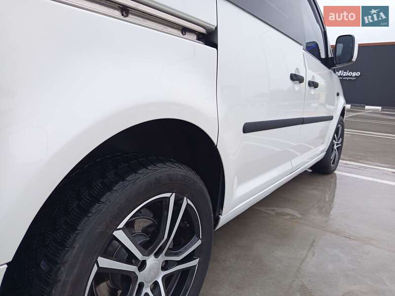 Минивэн Volkswagen Caddy 2005 в Звягеле