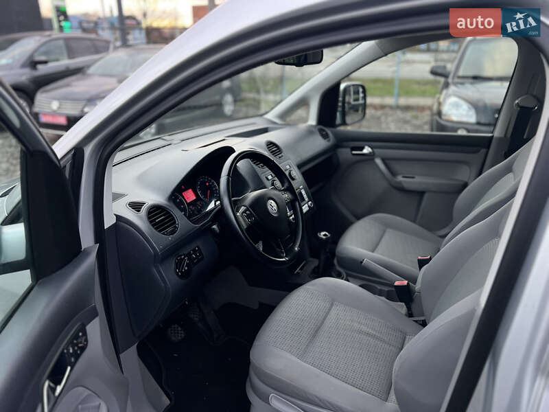 Минивэн Volkswagen Caddy 2009 в Полтаве