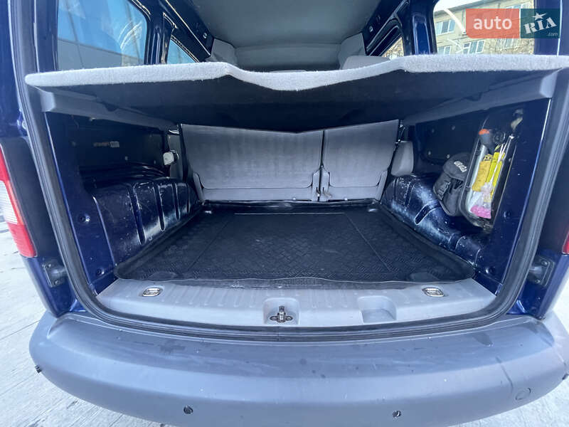 Минивэн Volkswagen Caddy 2008 в Киеве