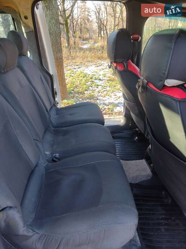 Минивэн Volkswagen Caddy 2007 в Кременце