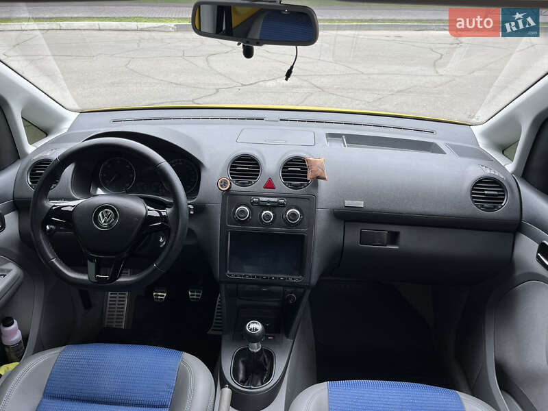 Минивэн Volkswagen Caddy 2004 в Николаеве