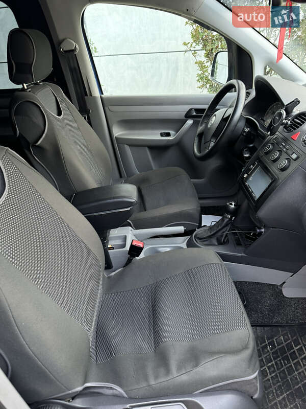 Мінівен Volkswagen Caddy 2009 в Чернівцях