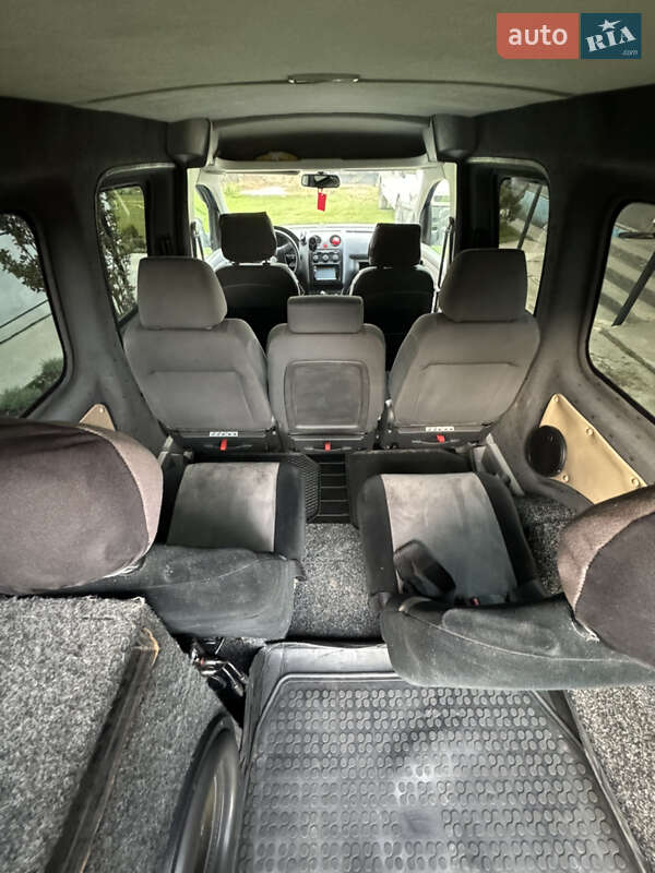 Мінівен Volkswagen Caddy 2009 в Чернівцях