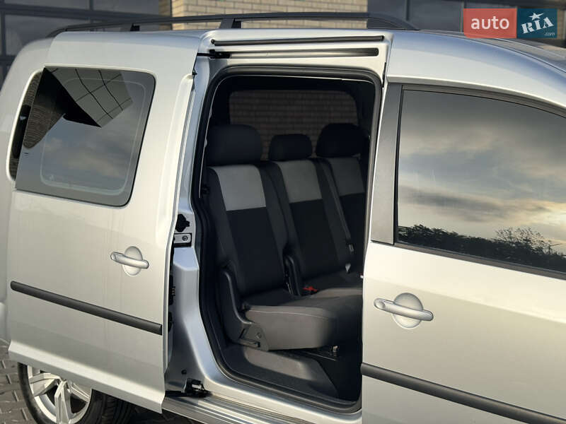 Мінівен Volkswagen Caddy 2013 в Сарнах