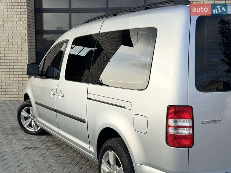 Мінівен Volkswagen Caddy 2013 в Сарнах
