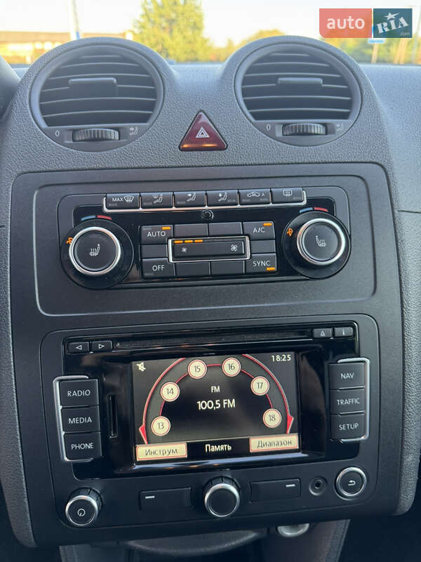 Мінівен Volkswagen Caddy 2014 в Львові