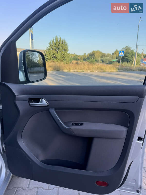 Мінівен Volkswagen Caddy 2014 в Львові