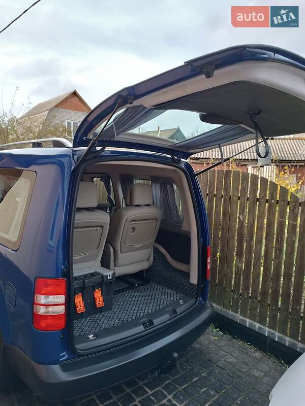 Минивэн Volkswagen Caddy 2010 в Коростышеве