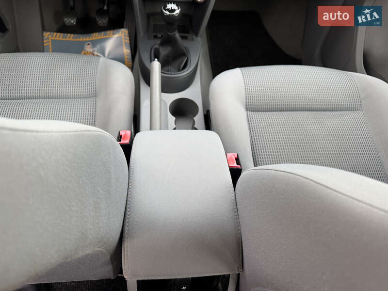 Минивэн Volkswagen Caddy 2006 в Виннице