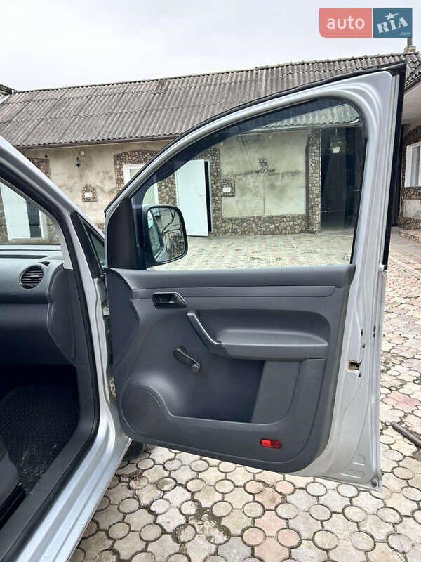 Минивэн Volkswagen Caddy 2010 в Толстом фото 16 Минивэн Volkswagen Caddy 2010 в Толстом