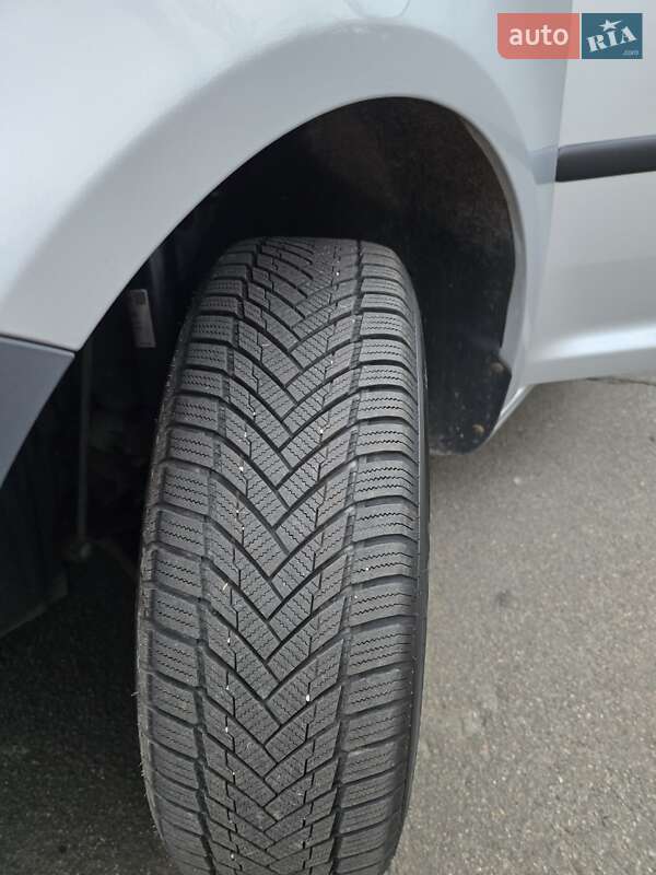 Мінівен Volkswagen Caddy 2009 в Києві