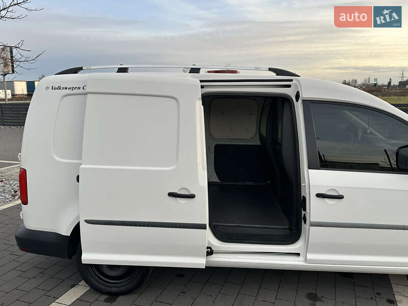 Вантажопасажирський фургон Volkswagen Caddy 2016 в Мукачевому