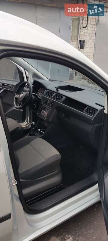 Вантажний фургон Volkswagen Caddy 2016 в Харкові