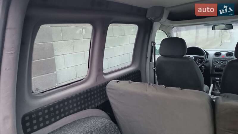 Минивэн Volkswagen Caddy 2006 в Сарнах
