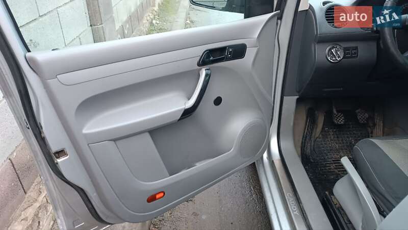 Минивэн Volkswagen Caddy 2006 в Сарнах