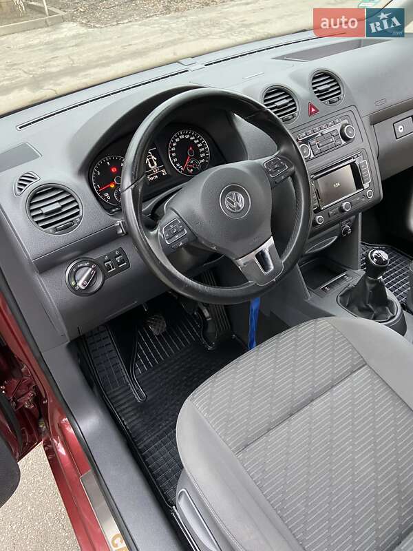Мінівен Volkswagen Caddy 2014 в Києві