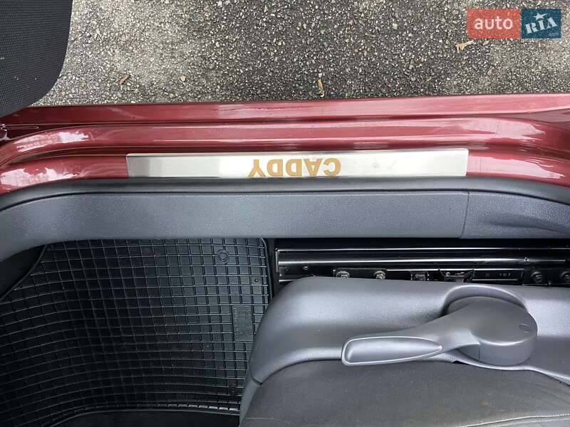 Мінівен Volkswagen Caddy 2014 в Києві