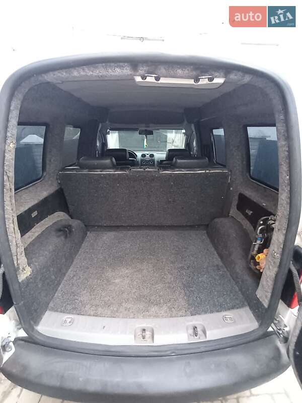 Минивэн Volkswagen Caddy 2004 в Львове