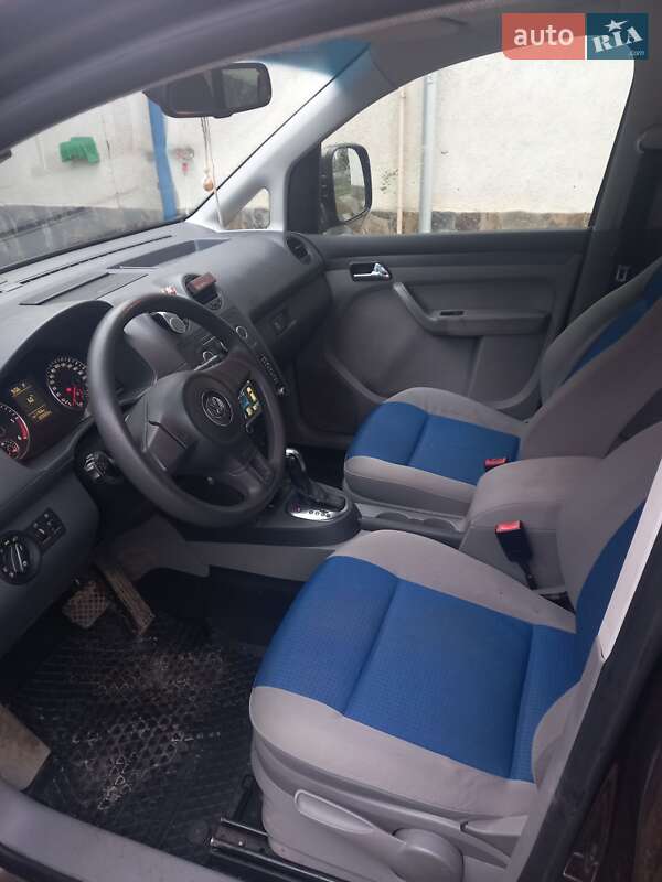 Минивэн Volkswagen Caddy 2011 в Вижнице