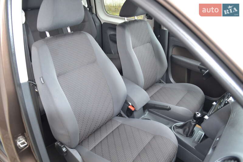 Минивэн Volkswagen Caddy 2011 в Виннице