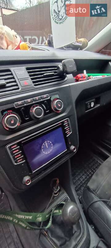 Вантажний фургон Volkswagen Caddy 2015 в Києві