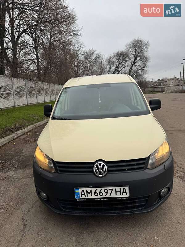 Мінівен Volkswagen Caddy 2013 в Солоному