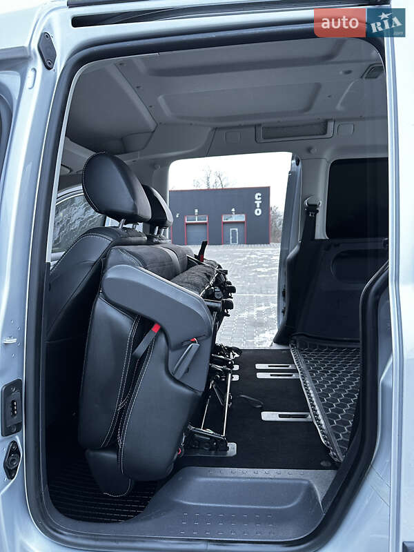 Мінівен Volkswagen Caddy 2015 в Кропивницькому