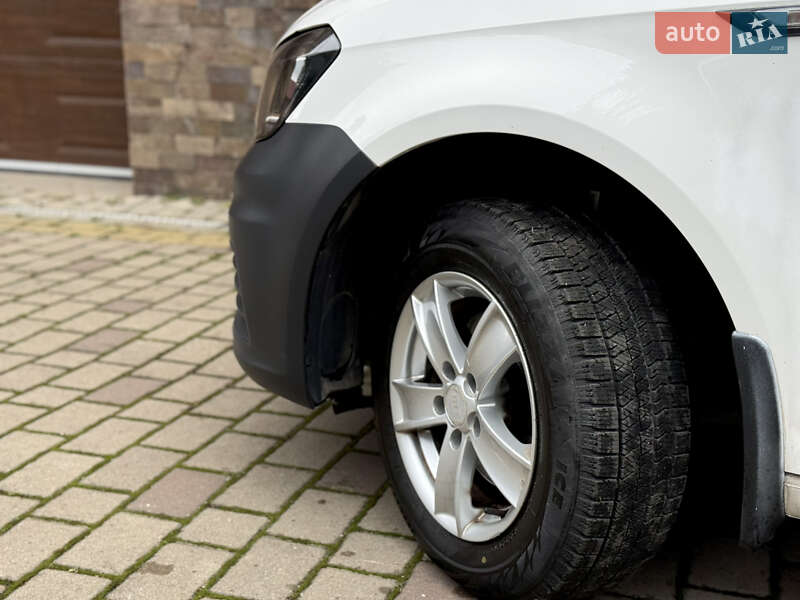 Мінівен Volkswagen Caddy 2017 в Ужгороді