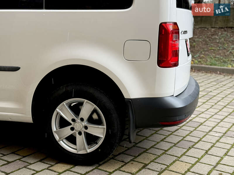 Мінівен Volkswagen Caddy 2017 в Ужгороді