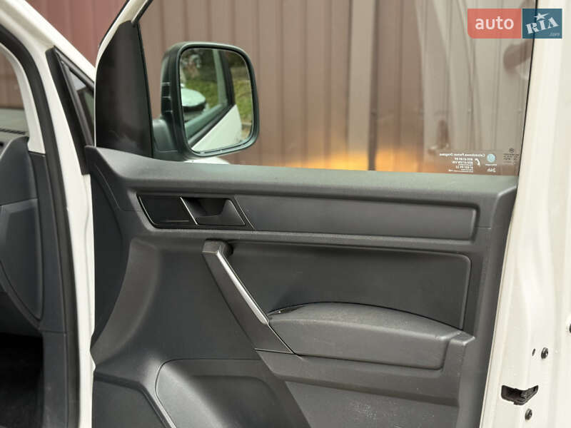 Мінівен Volkswagen Caddy 2017 в Ужгороді