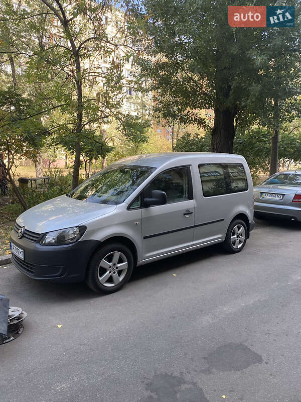 Мінівен Volkswagen Caddy 2010 в Києві
