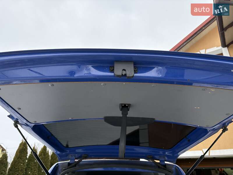 Минивэн Volkswagen Caddy 2006 в Судовой Вишне