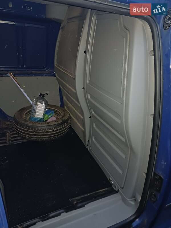Вантажний фургон Volkswagen Caddy 2009 в Полтаві