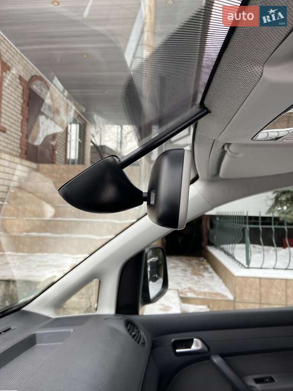 Мінівен Volkswagen Caddy 2014 в Києві