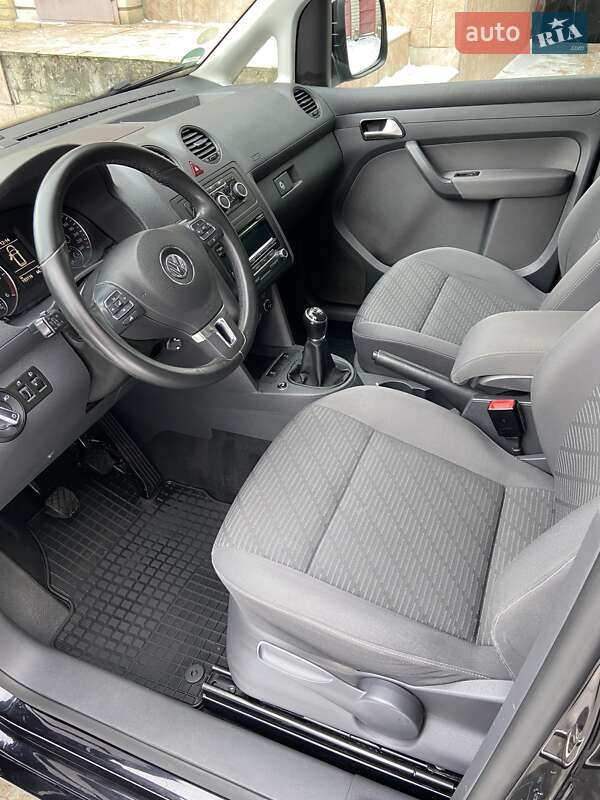 Мінівен Volkswagen Caddy 2014 в Києві