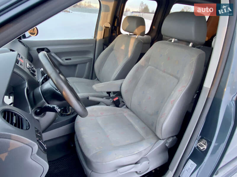 Минивэн Volkswagen Caddy 2008 в Киеве