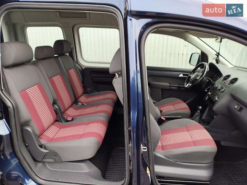 Мінівен Volkswagen Caddy 2012 в Чернівцях