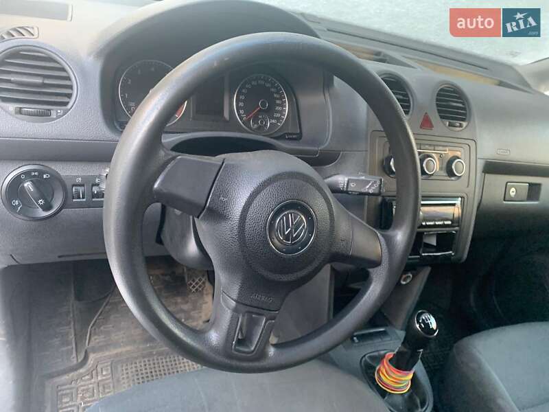 Грузовой фургон Volkswagen Caddy 2014 в Киеве