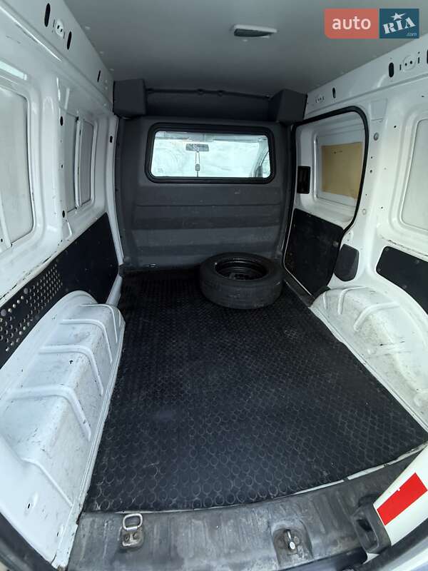 Грузовой фургон Volkswagen Caddy 2011 в Сумах