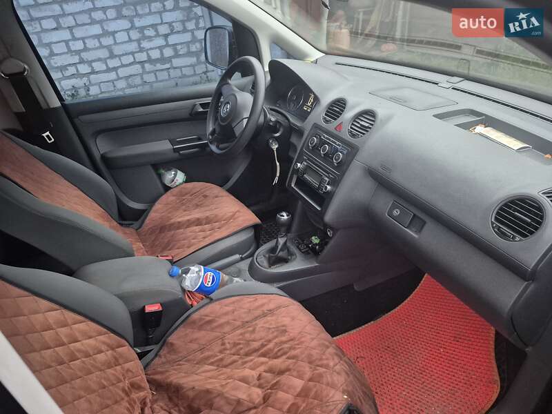 Минивэн Volkswagen Caddy 2011 в Киеве