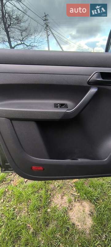 Минивэн Volkswagen Caddy 2013 в Лохвице